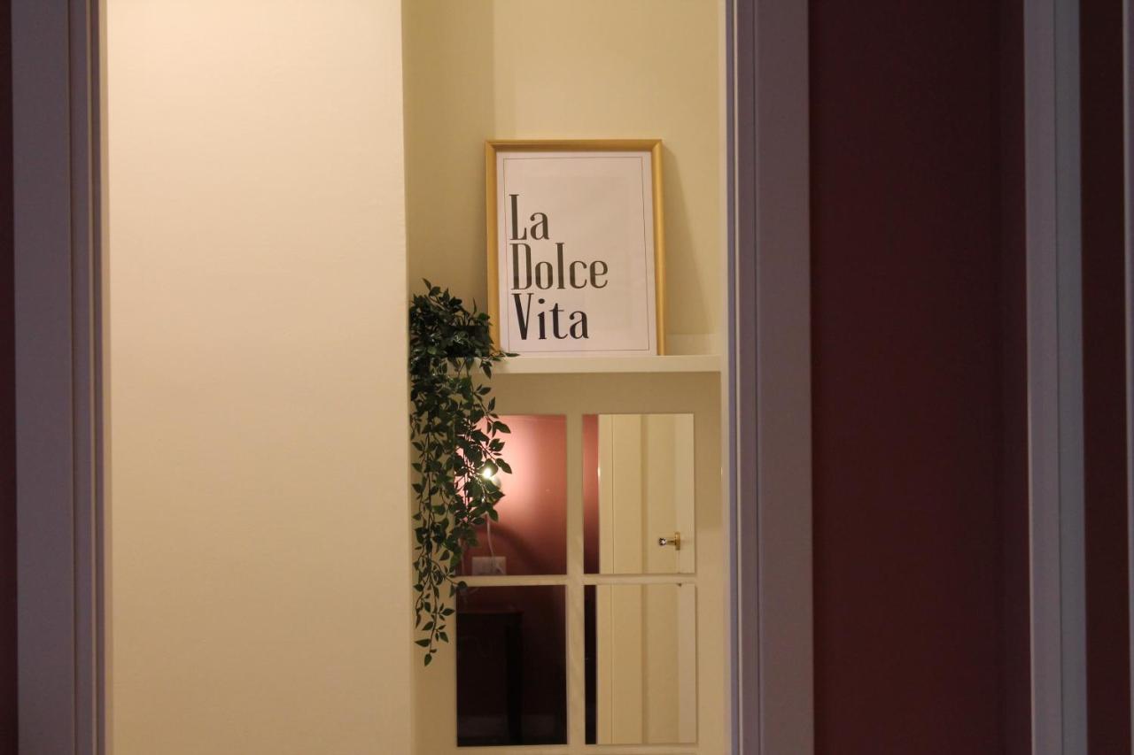 Casa Hari Bed and Breakfast Σαλέρνο Εξωτερικό φωτογραφία